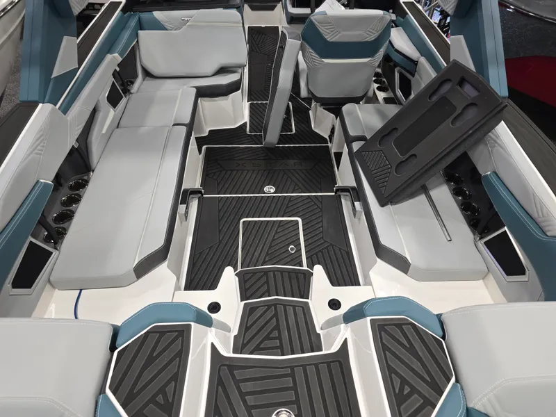 Slide: The Image of Mastercraft XSTAR 2025 - 89