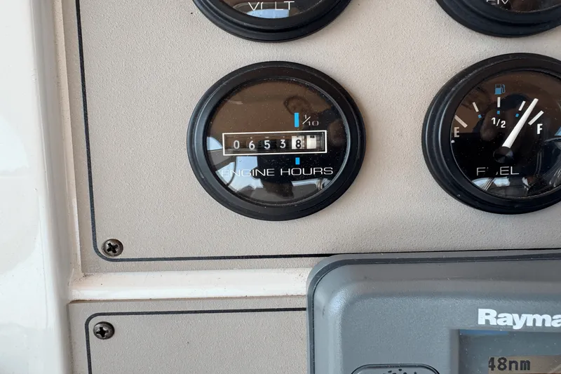 Slide: The Image of Carver 380 SANTEGO 1999 - 12