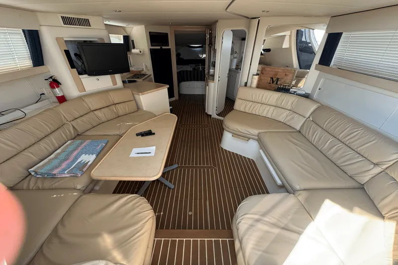 Slide: The Image of Carver 380 SANTEGO 1999 - 18