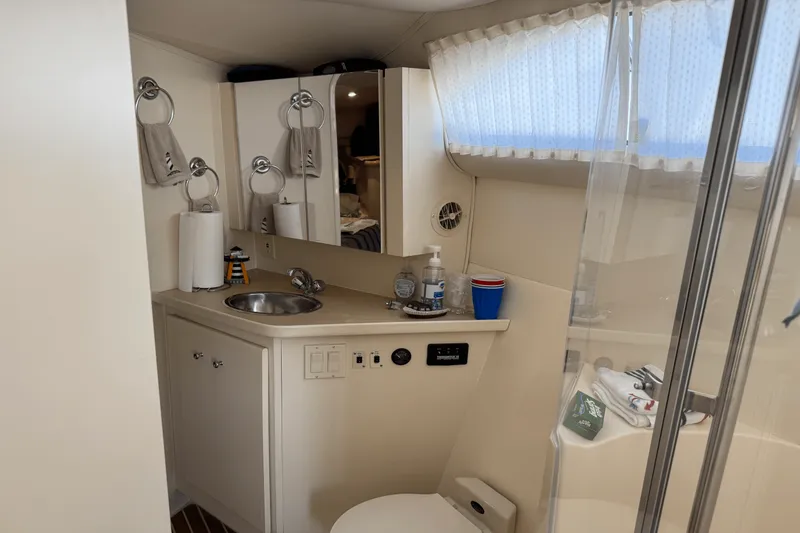 Slide: The Image of Carver 380 SANTEGO 1999 - 29