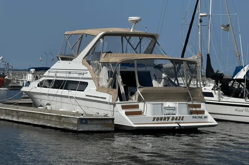 Slide: The Image of Carver Yachts 380 SANTEGO 1999 - 2