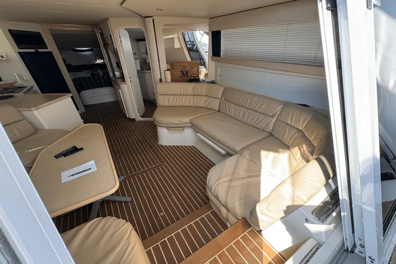 Slide: The Image of Carver Yachts 380 SANTEGO 1999 - 20