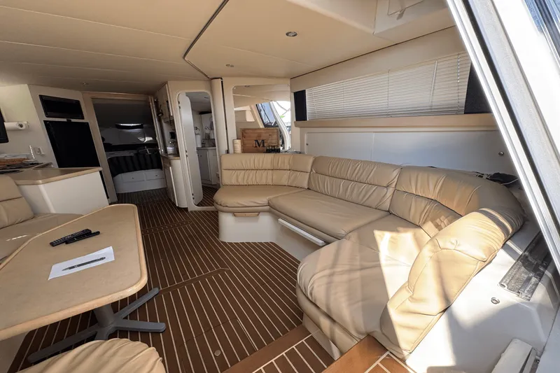 Slide: The Image of Carver Yachts 380 SANTEGO 1999 - 21