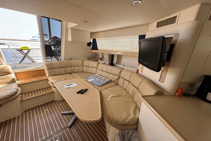 Slide: The Image of Carver Yachts 380 SANTEGO 1999 - 22