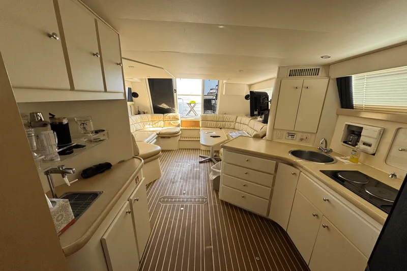 Slide: The Image of Carver Yachts 380 SANTEGO 1999 - 26