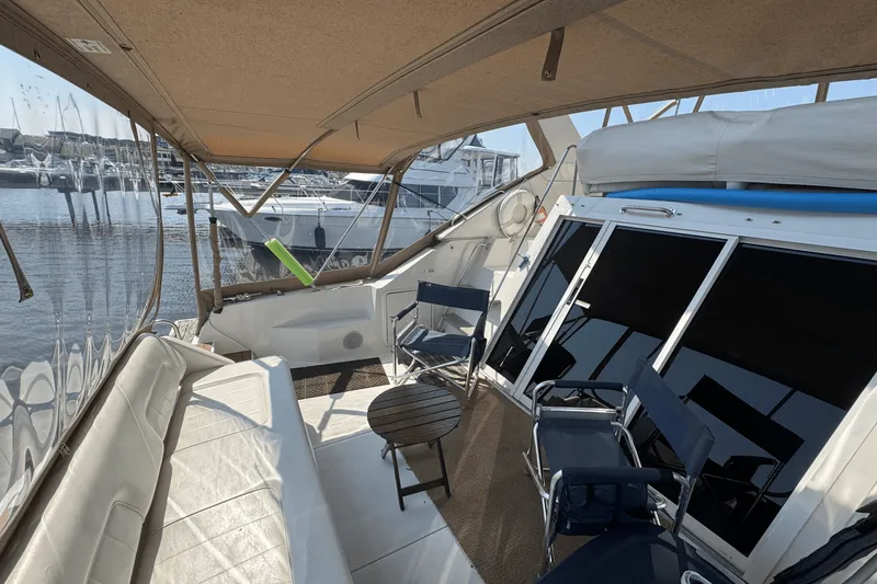 Slide: The Image of Carver Yachts 380 SANTEGO 1999 - 5