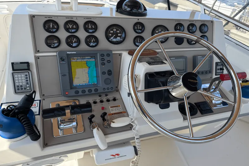 Slide: The Image of Carver Yachts 380 SANTEGO 1999 - 7