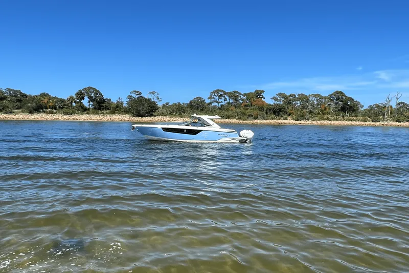 Slide: The Image of Monterey 385 SUPER SPORT 2022 - 12