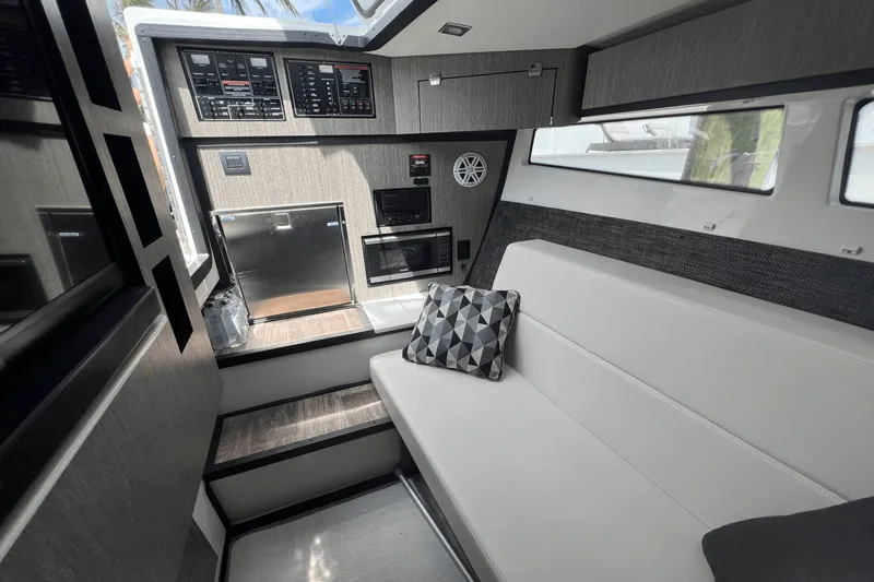 Slide: The Image of Monterey 385 SUPER SPORT 2022 - 16