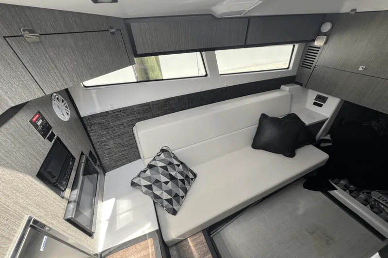 Slide: The Image of Monterey 385 SUPER SPORT 2022 - 17