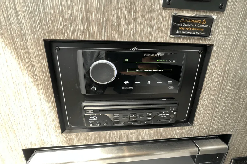 Slide: The Image of Monterey 385 SUPER SPORT 2022 - 22