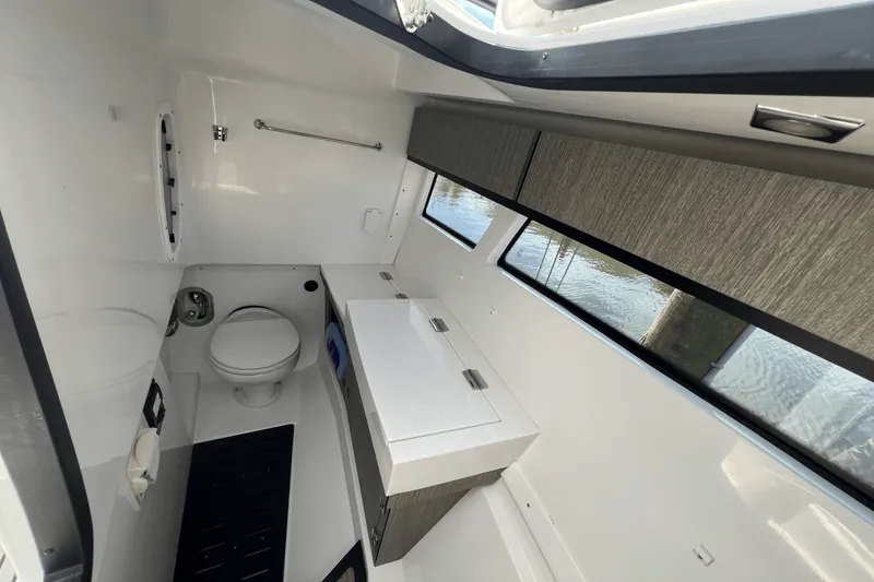 Slide: The Image of Monterey 385 SUPER SPORT 2022 - 23