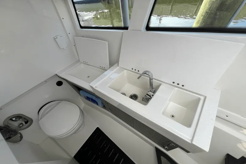 Slide: The Image of Monterey 385 SUPER SPORT 2022 - 24