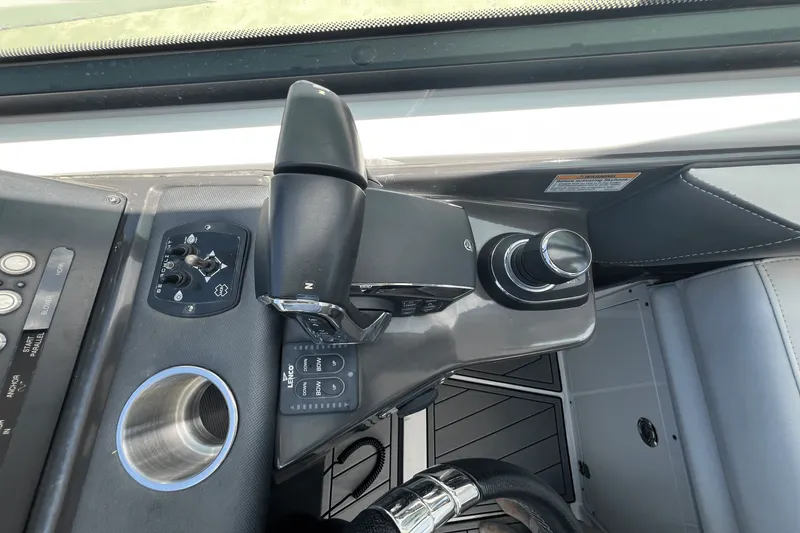 Slide: The Image of Monterey 385 SUPER SPORT 2022 - 29