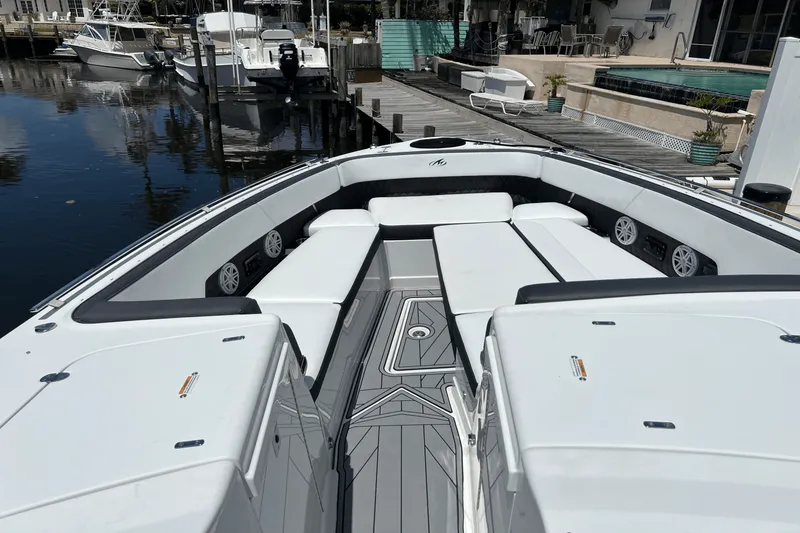 Slide: The Image of Monterey 385 SUPER SPORT 2022 - 34