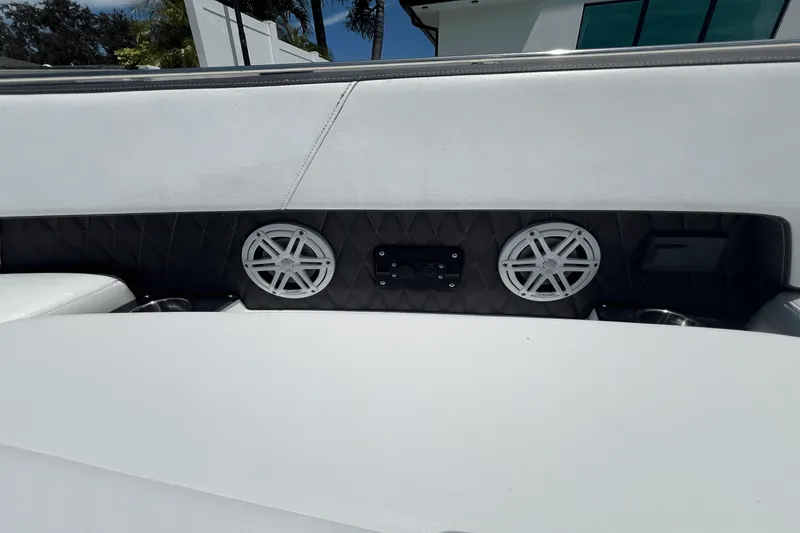 Slide: The Image of Monterey 385 SUPER SPORT 2022 - 35