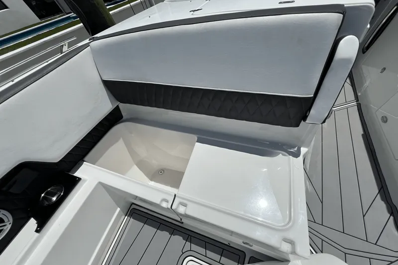 Slide: The Image of Monterey 385 SUPER SPORT 2022 - 42