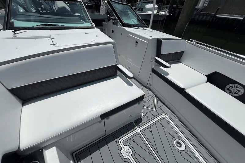 Slide: The Image of Monterey 385 SUPER SPORT 2022 - 43