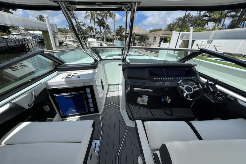 Slide: The Image of Monterey 385 SUPER SPORT 2022 - 48