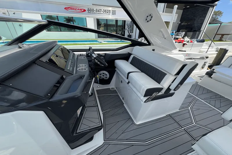 Slide: The Image of Monterey 385 SUPER SPORT 2022 - 50