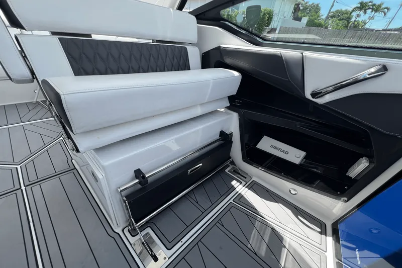 Slide: The Image of Monterey 385 SUPER SPORT 2022 - 54