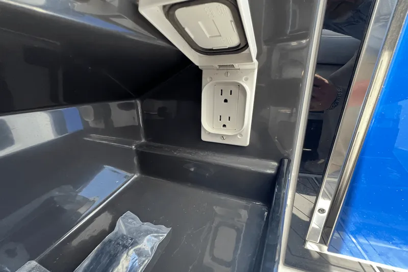 Slide: The Image of Monterey 385 SUPER SPORT 2022 - 57