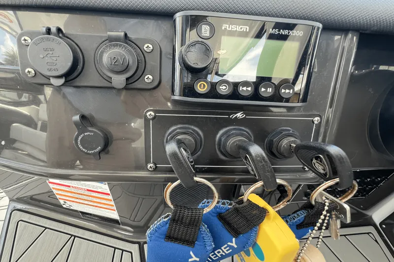 Slide: The Image of Monterey 385 SUPER SPORT 2022 - 58