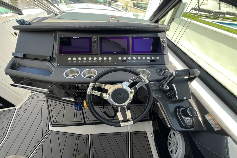 Slide: The Image of Monterey 385 SUPER SPORT 2022 - 60