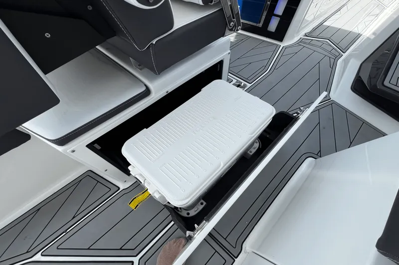 Slide: The Image of Monterey 385 SUPER SPORT 2022 - 62