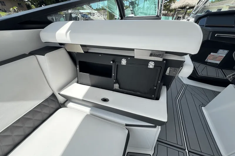 Slide: The Image of Monterey 385 SUPER SPORT 2022 - 64