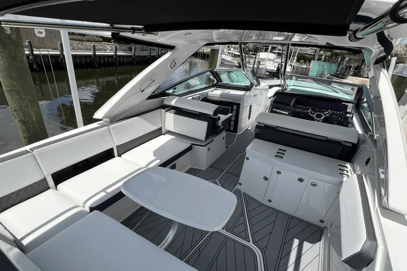 Slide: The Image of Monterey 385 SUPER SPORT 2022 - 82