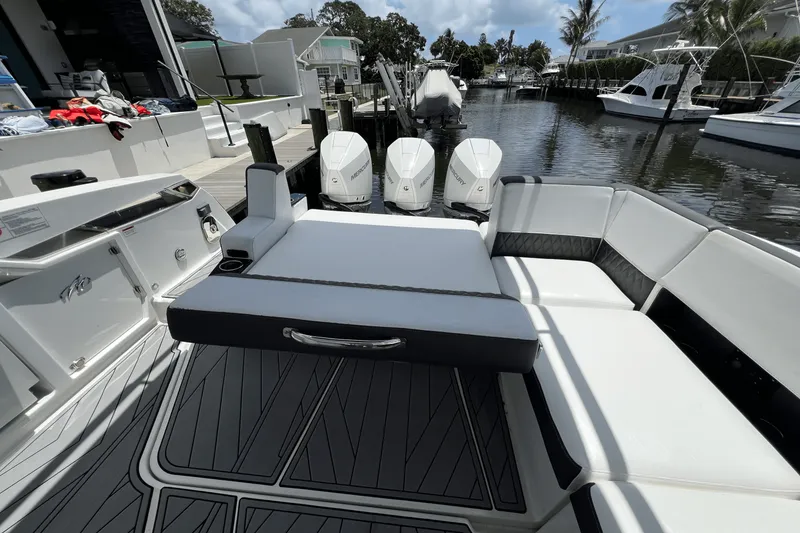 Slide: The Image of Monterey 385 SUPER SPORT 2022 - 87