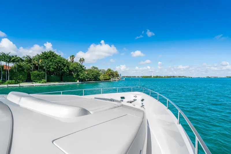 Slide: The Image of Front deck view of 2001 Azimut Sea Jet yacht cruising on a sunny day. - 15