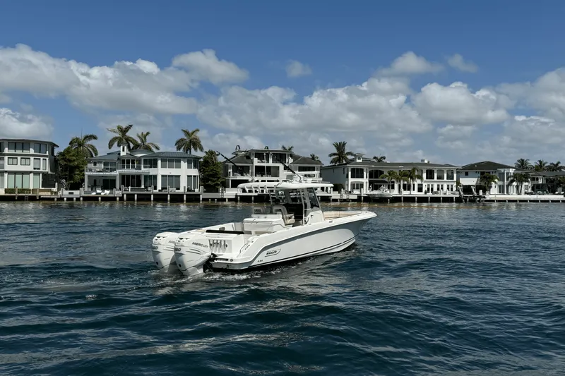 Slide: The Image of Boston Whaler 330 OUTRAGE 2016 - 3