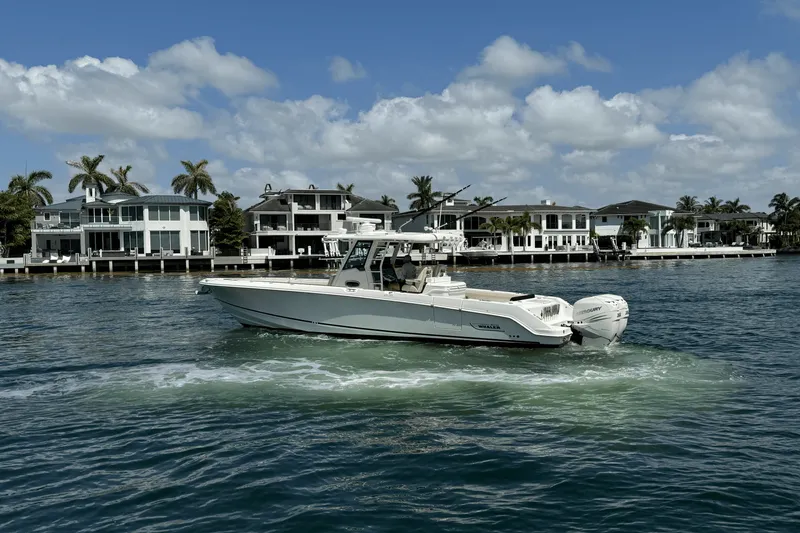 Slide: The Image of Boston Whaler 330 OUTRAGE 2016 - 8