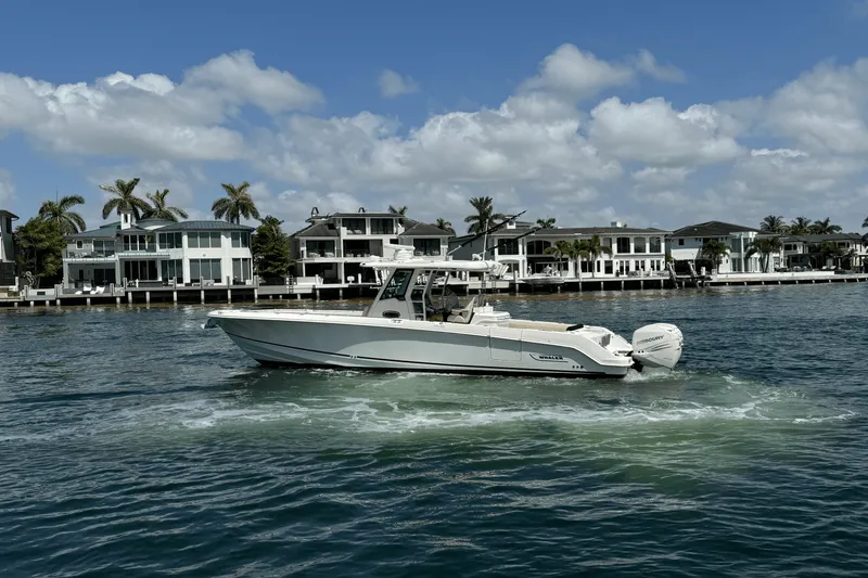 Slide: The Image of Boston Whaler 330 OUTRAGE 2016 - 9