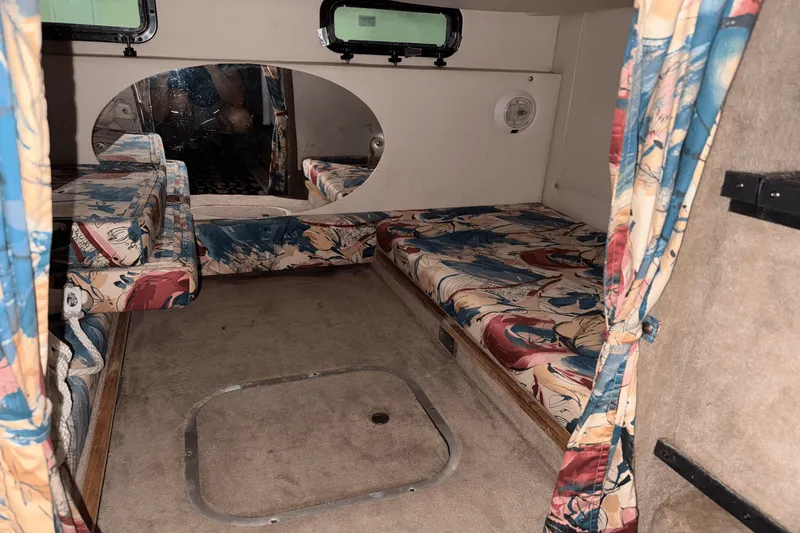 Slide: The Image of Crownline Boats 250 CR 1995 - 5