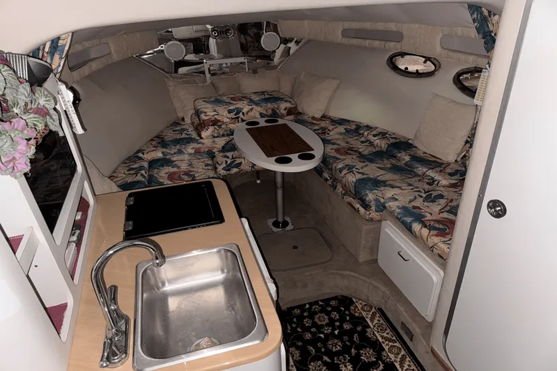 Slide: The Image of Crownline Boats 250 CR 1995 - 7