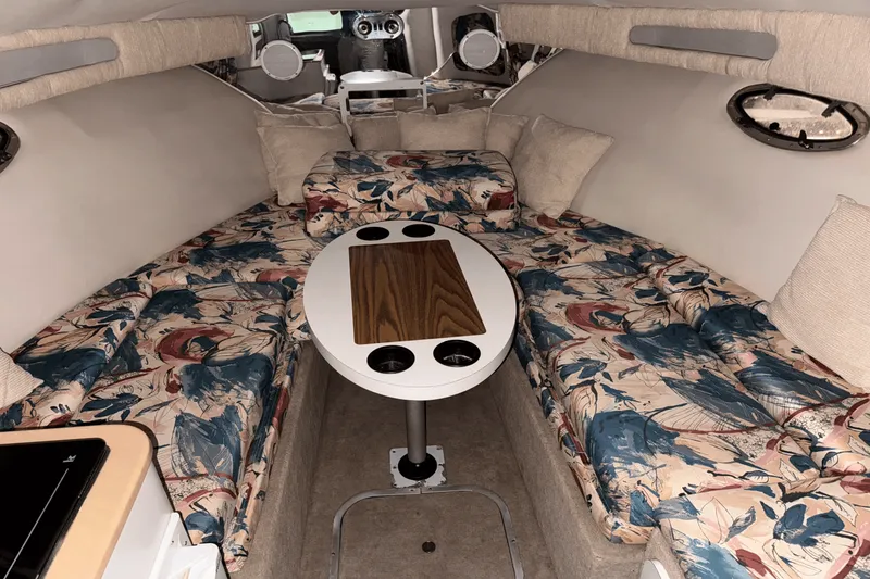 Slide: The Image of Crownline Boats 250 CR 1995 - 8