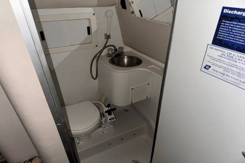 Slide: The Image of Crownline Boats 250 CR 1995 - 9