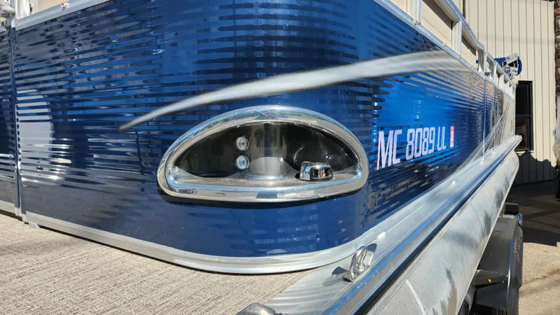 Slide: The Image of Tahoe 228 SPORT 2020 - 3