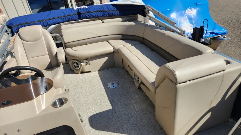 Slide: The Image of Tahoe 228 SPORT 2020 - 24