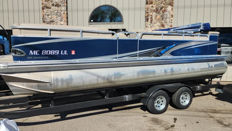 Slide: The Image of Tahoe 228 SPORT 2020 - 11