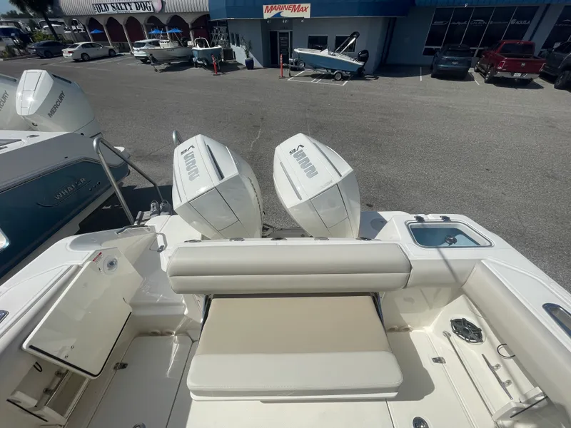 Slide: The Image of Boston Whaler 250 Outrage 2026 - 13