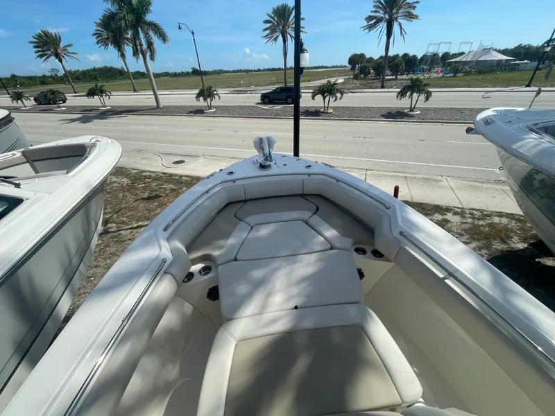 Slide: The Image of Boston Whaler 250 Outrage 2026 - 8
