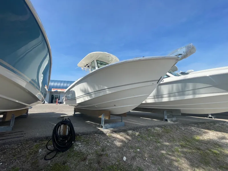 Slide: The Image of Boston Whaler 250 Outrage 2026 - 1