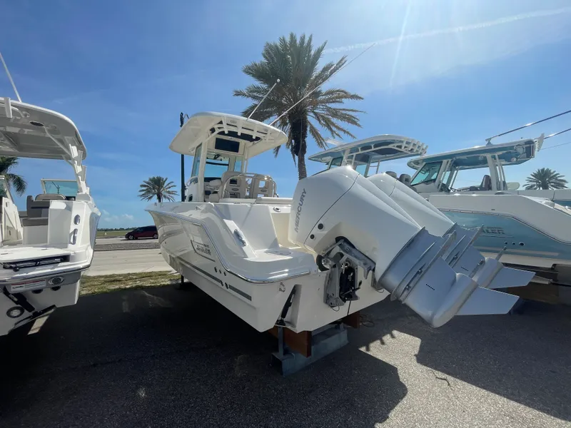 Slide: The Image of Boston Whaler 250 Outrage 2026 - 2