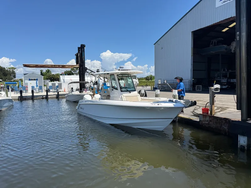 Slide: The Image of Boston Whaler 250 Outrage 2026 - 2