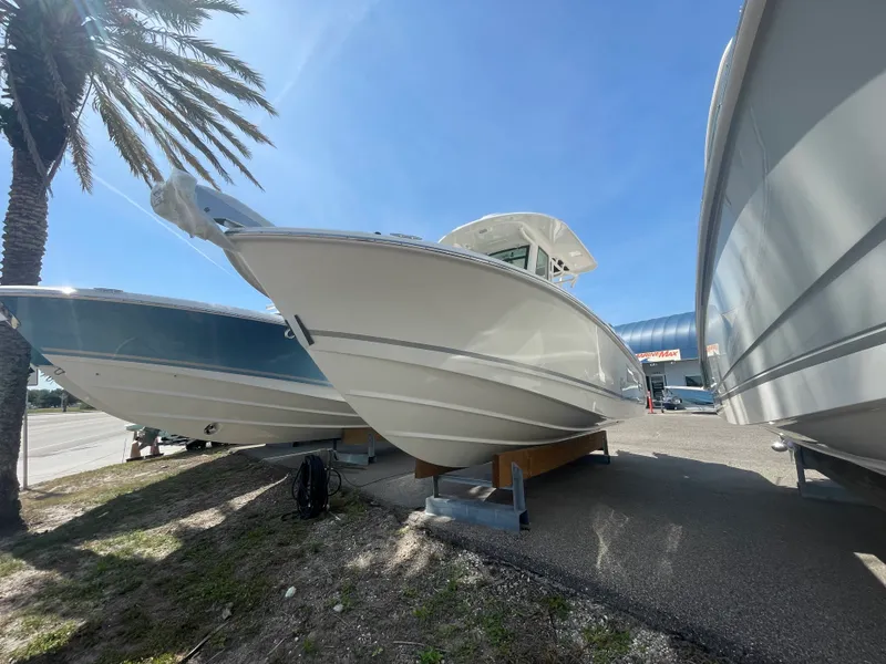 The Image of Boston Whaler 250 Outrage 2026 - 0