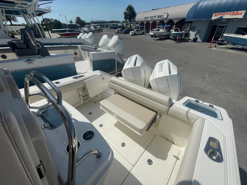 Slide: The Image of Boston Whaler 250 Outrage 2026 - 14